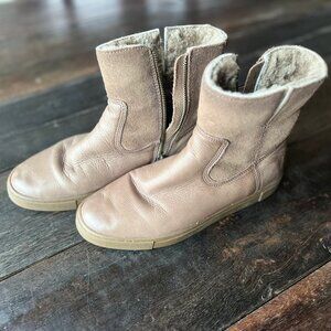 Frye Gemma Short Boot w/ shearling (dark brown) Size 7.5 - GREAT CONDITION